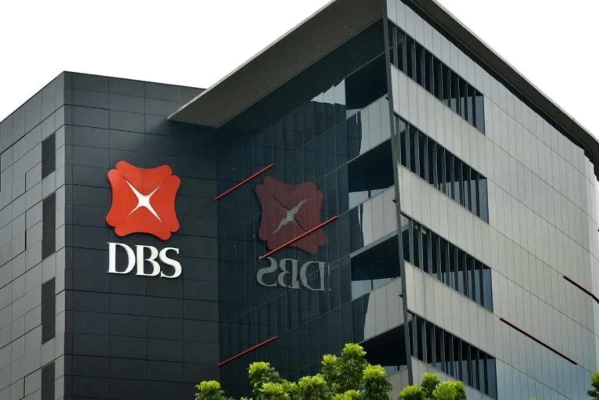 DBS Bank headquarters building in Singapore, showcasing the modern glass facade of Asia’s leading financial services group.