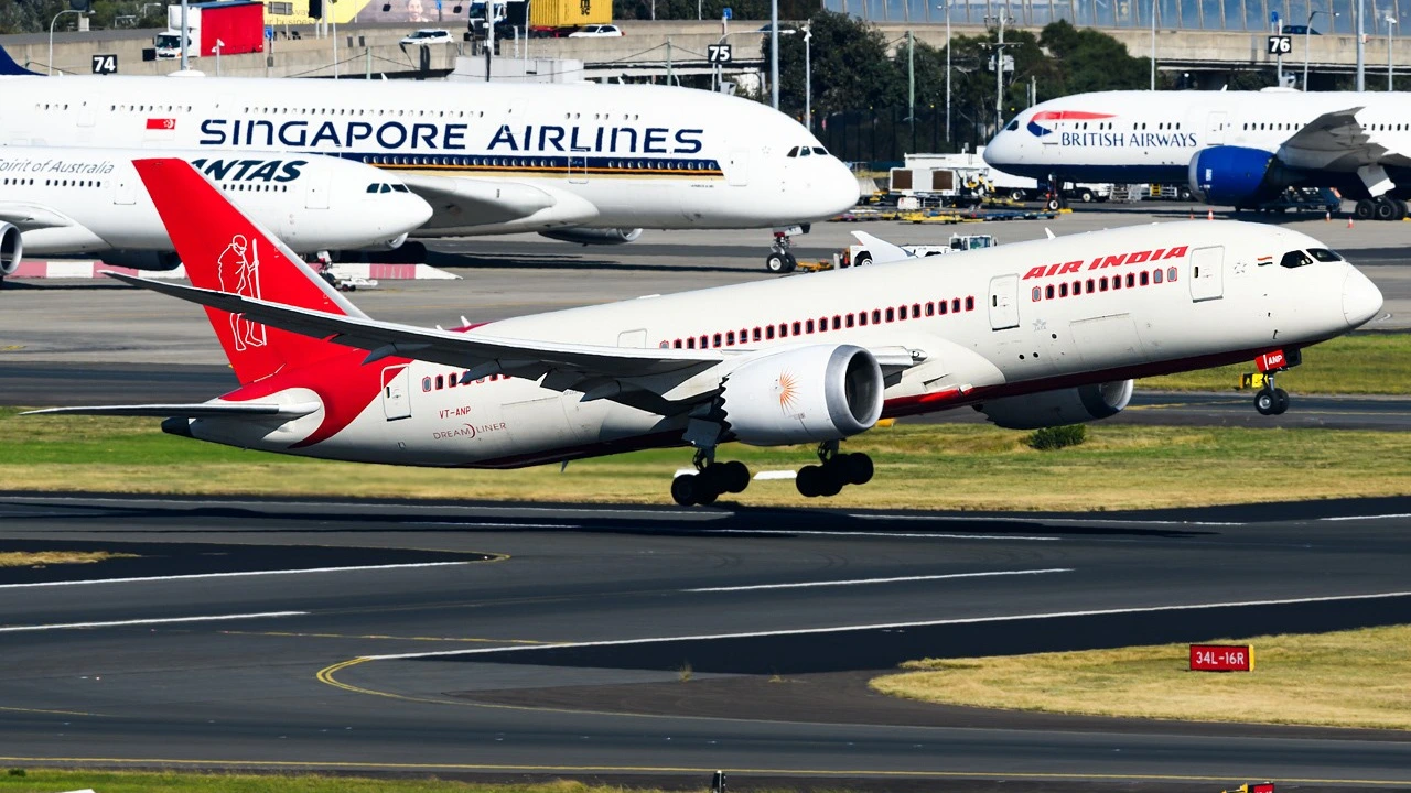 Air India Boeing 787 Dreamliner taking off from an international airport runway, highlighting the airline’s long-haul fleet expansion and India’s growing global aviation connectivity.