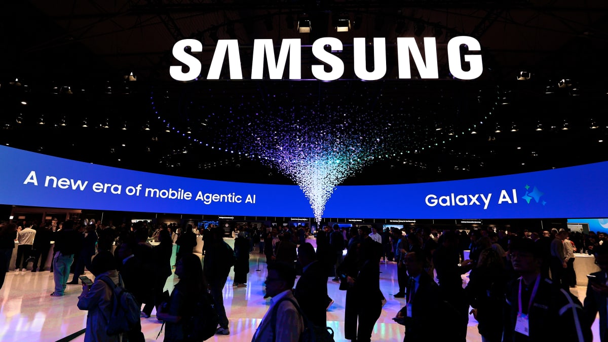 Samsung Galaxy AI launch event showcasing mobile Agentic AI innovation, with large Samsung branding, immersive display, and global tech audience.