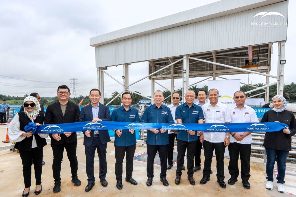 Executives and officials at Bridge Data Centres ribbon-cutting ceremony, marking the launch of a new data center facility and infrastructure investment in Southeast Asia.